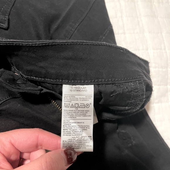 Old Navy Rockstar Black Jeans - Picture 7 of 7